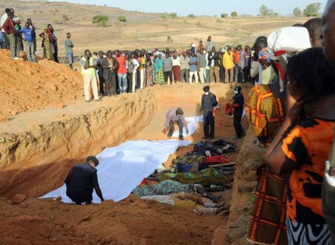 Nigeria, vittime della strage di Omoku Nigeria, vittime della strage di Omoku