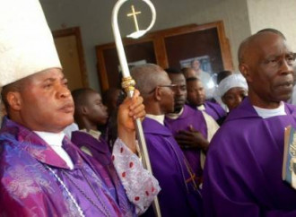 Il vescovo nigeriano lascia. Val più la tribù del battesimo