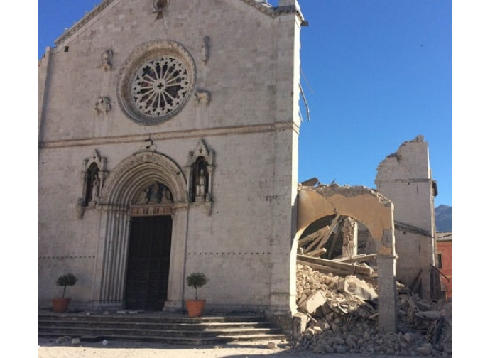 La Basilica di Norcia distrutta