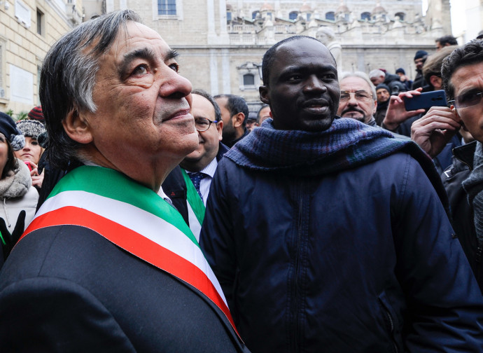Leoluca Orlando a una manifestazione contro il Decreto Sicurezza