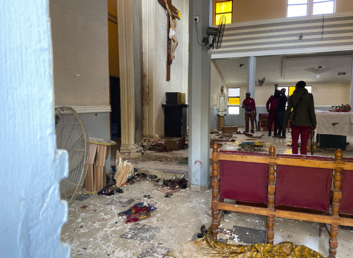 La chiesa di S. Francesco Saverio, ad Owo, dopo l'attentato del 2022 (La Presse)
