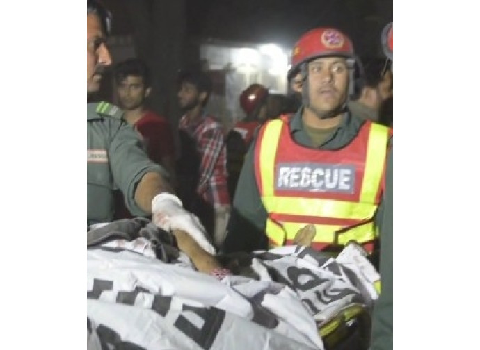 Lahore, primi soccorsi Lahore, primi soccorsi