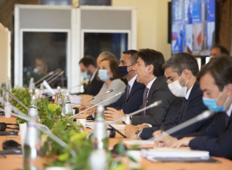 Stati generali: Conte si promuove, pochi ci credono