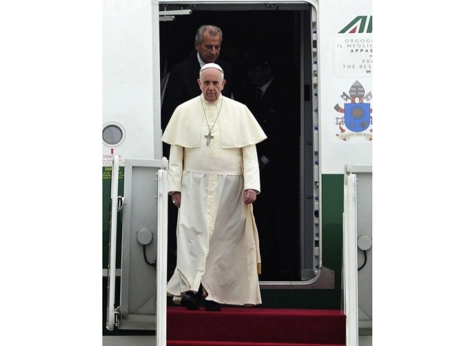 Papa Francesco all'arrivo a Seul Papa Francesco all'arrivo a Seul