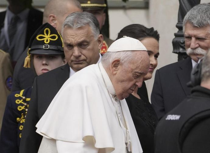 Papa Francesco con il presidente ungherese Viktor Orban