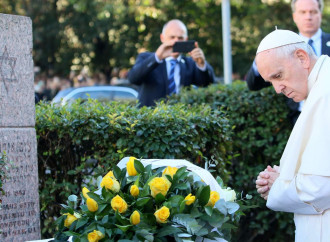 Papa a Vilnius, contro i "canti di sirena" delle ideologie
