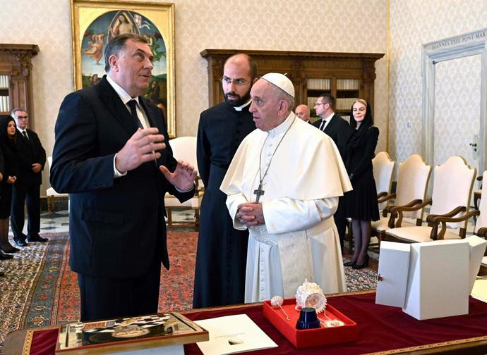 Dodik ricevuto dal Papa
