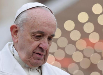 Il Papa propone la «santità della porta accanto»