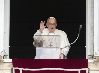 Un Papa stanco e indebolito invoca la pace