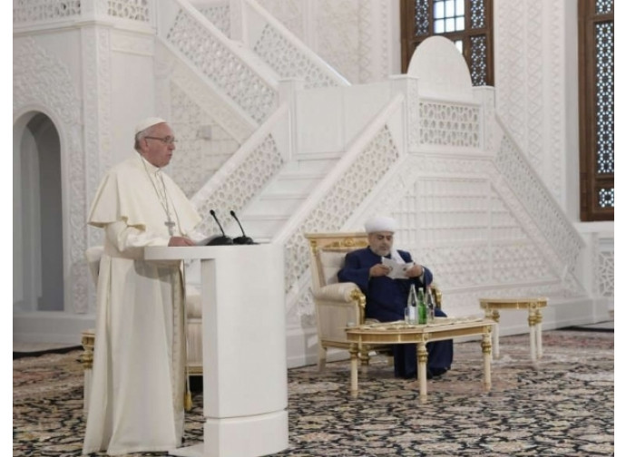 Il Papa in Azerbaijan (Foto Afp) Il Papa in Azerbaijan (Foto Afp)