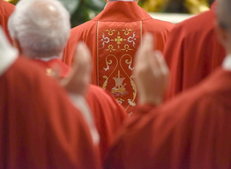 Il nuovo Concistoro e le mani sul Sacro Collegio