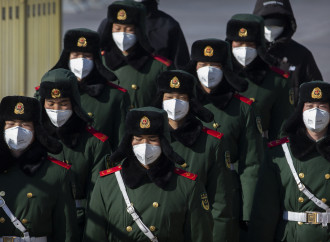 Cina, il grande malato dell'Asia che espelle tre giornalisti