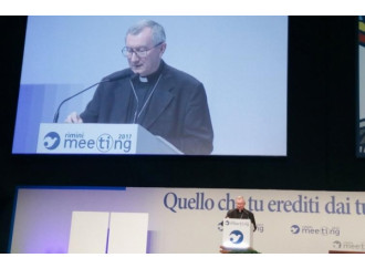 Parolin: "Chiesa, 
mantieni la tua
differenza critica"