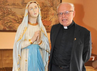 Don Armando sotto attacco: “Olio di ricino dal Pd”