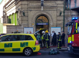 Bomba in metropolitana, terrore a Londra