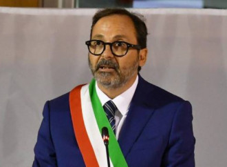 Picchiare un sindaco leghista non è reato?