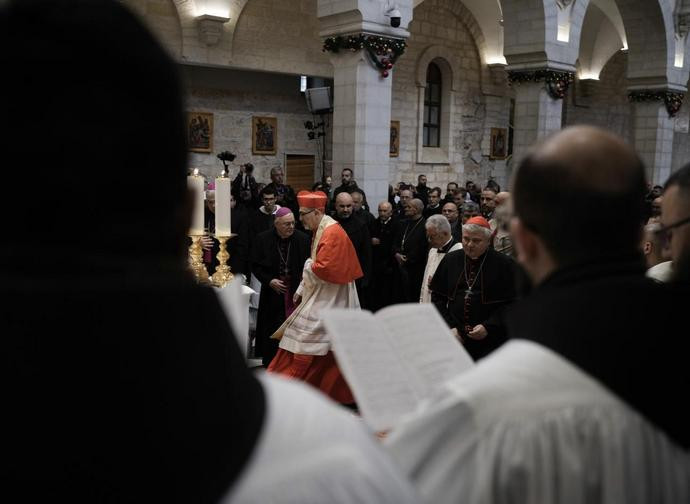 Il cardinale Pizzaballa arriva a Betlemme, nella Basilica della Natività Il cardinale Pizzaballa arriva a Betlemme, nella Basilica della Natività