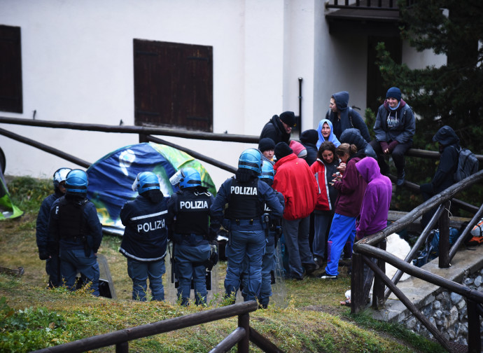 Polizia e no borders a Claviere