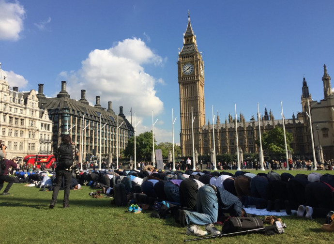 Musulmani in preghiera a Londra