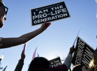 USA, la Corte Suprema: gli Stati possono bloccare i fondi all’aborto