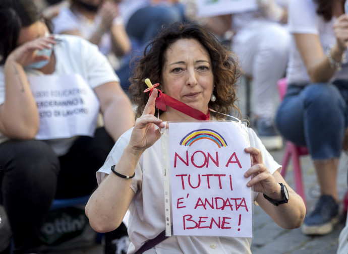 Roma, protesta degli insegnanti e dipendenti asili nido Roma, protesta degli insegnanti e dipendenti asili nido