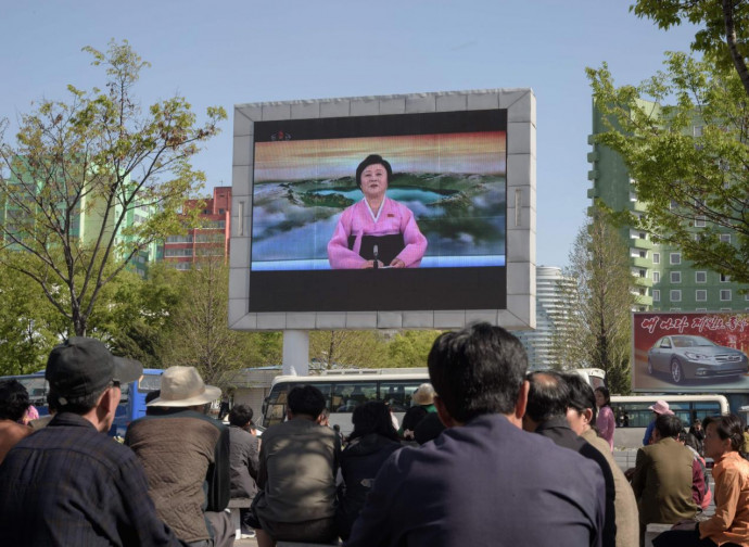 Pyongyang, la gente apprende la notizia dalla Tv di Stato