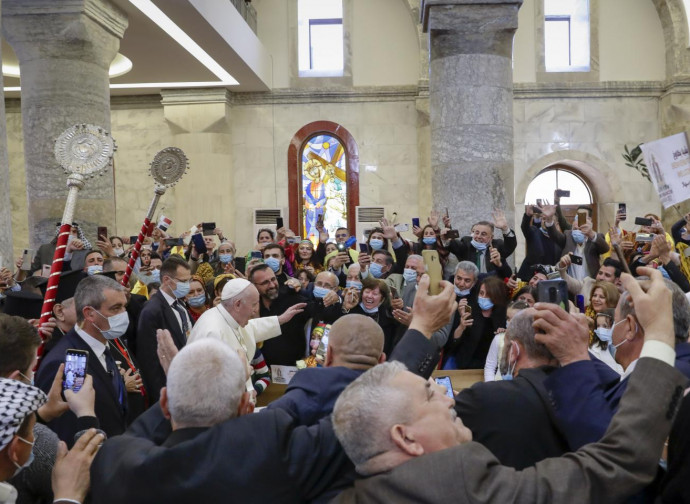 Papa Francesco nella basilica di Qaraqosh