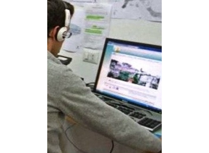 Italiani in ritardo nell'uso di internet Italiani in ritardo nell'uso di internet