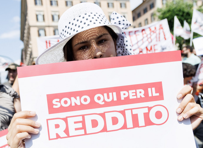 Manifestazione a Roma per il reddito di cittadinanza