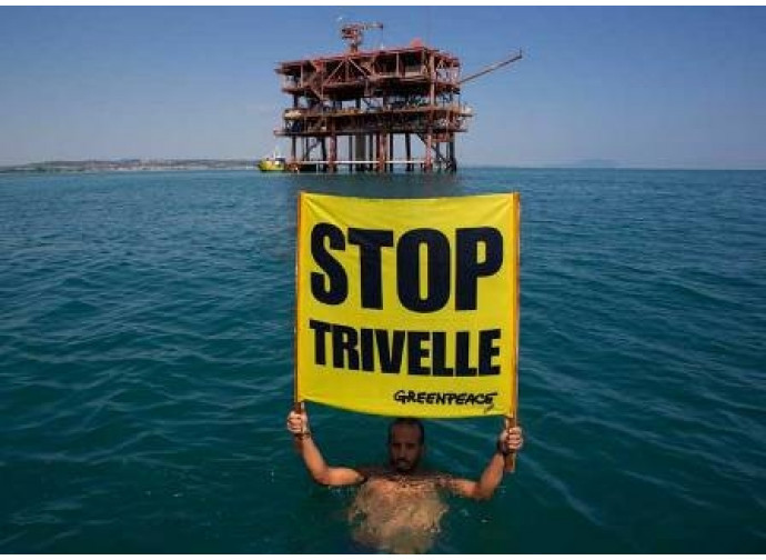 Greenpeace contro le piattaforme Greenpeace contro le piattaforme