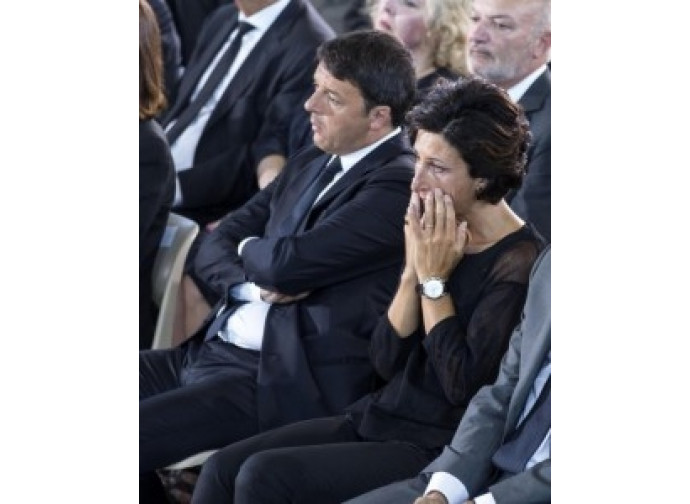 Renzi ai funerali delle vittime Renzi ai funerali delle vittime