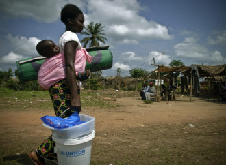 Migliaia di persone in fuga dai combattimenti tra due tribù in Congo