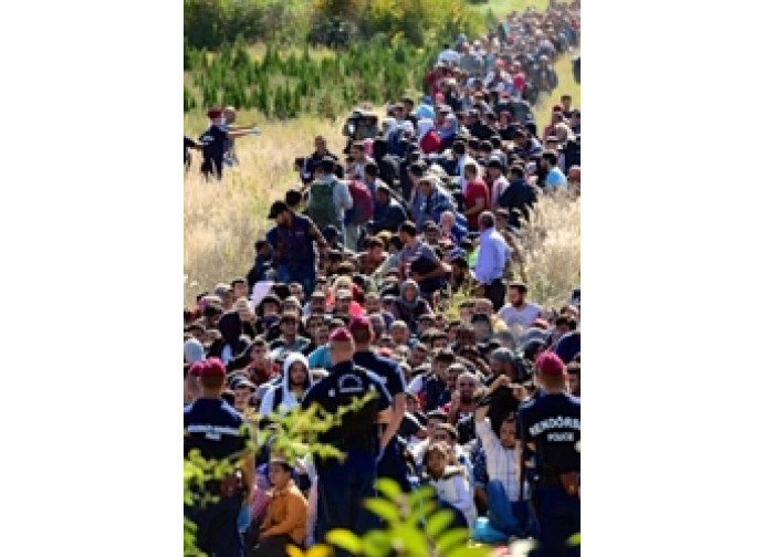 Emigranti alla frontiera ungherese Emigranti alla frontiera ungherese