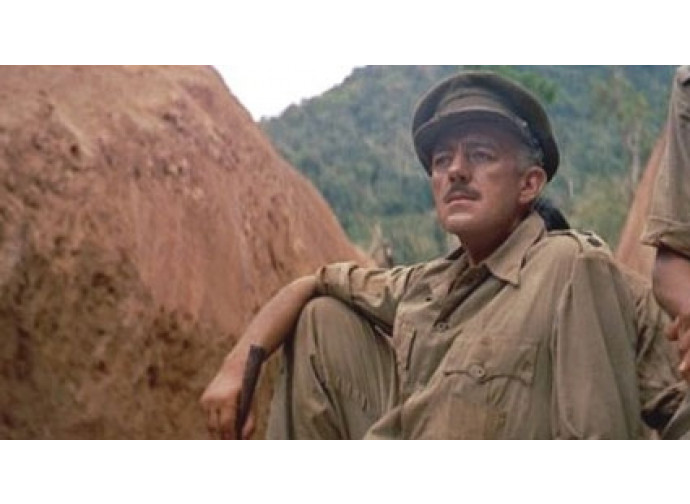 Alec Guinness, ne Il Ponte sul Fiume Kwai Alec Guinness, ne Il Ponte sul Fiume Kwai