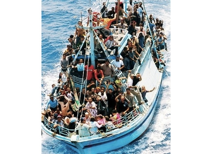 Migranti nel canale di Sicilia Migranti nel canale di Sicilia