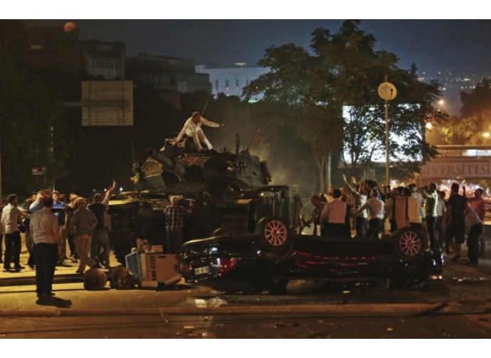 Battaglia nelle vie di Ankara Battaglia nelle vie di Ankara