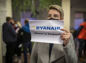 Volo Ryanair dirottato, Europa unita contro Minsk