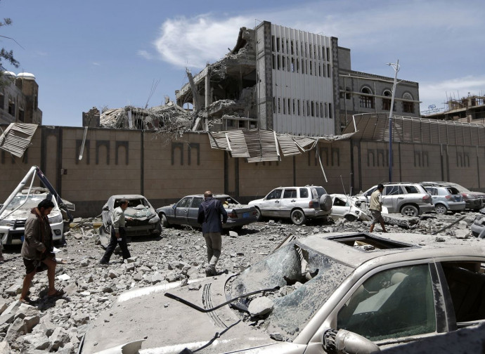 Il bombardamento del palazzo presidenziale a Sanaa
