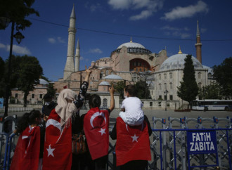 Due islam si scontrano sulle chiese e su Santa Sofia