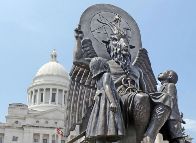 Monumento fatto erigere dai Satanic Temple