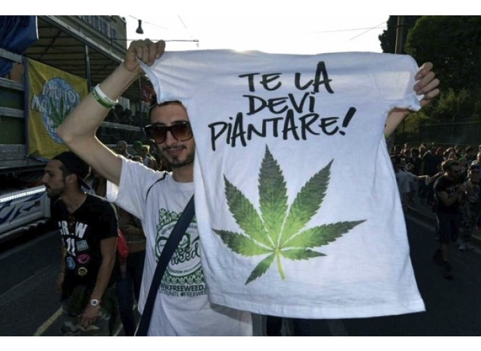 Manifestazione a favore della legalizzazione della cannabis