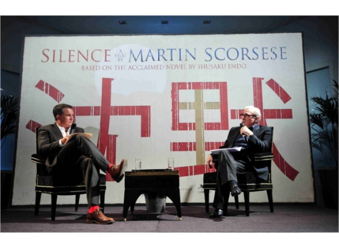 Martin Scorsese (a destra) presenta Silence Martin Scorsese (a destra) presenta Silence