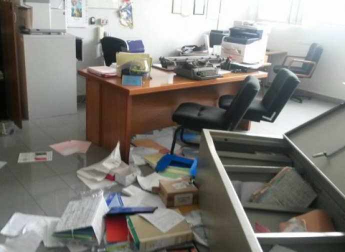 Scuola vandalizzata Scuola vandalizzata