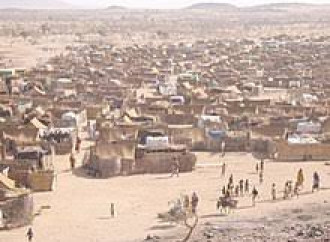 I rifugiati di un campo Onu in Sudan lamentano di ricevere razioni insufficienti e di essere maltrattati