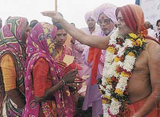 Gli integralisti indù costringono i cristiani a “riconvertirsi”