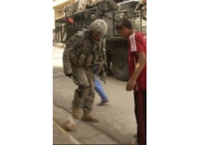 Giocando a calcio in Iraq