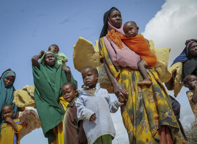Somalia, famiglie in fuga dalle aree colpite dalla siccità Somalia, famiglie in fuga dalle aree colpite dalla siccità