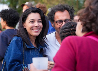 Effetto Mamdani a Parigi, la sinistra candida Sophia Chikirou