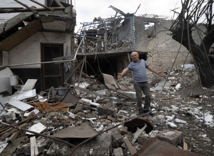 Stepanakert, gli effetti dei bombardamenti Stepanakert, gli effetti dei bombardamenti