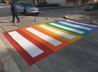 Strisce pedonali arcobaleno